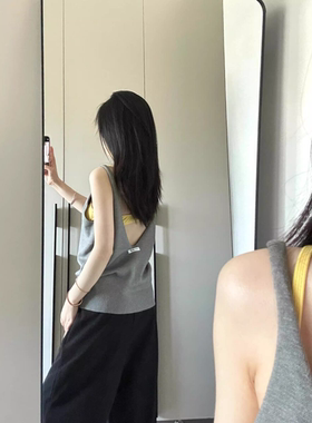 韩系穿搭灰色大露背针织背心女小众宽松无袖辣妹打底夏季叠穿上衣