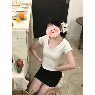 白色甜辣妹上衣 韩系娃娃领正肩短袖 t恤女夏季 设计感修身 显瘦短款