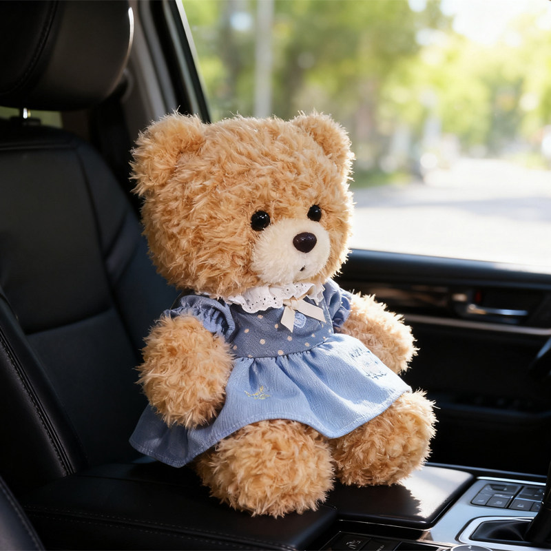 可爱毛绒小熊车载抱枕汽车内饰
