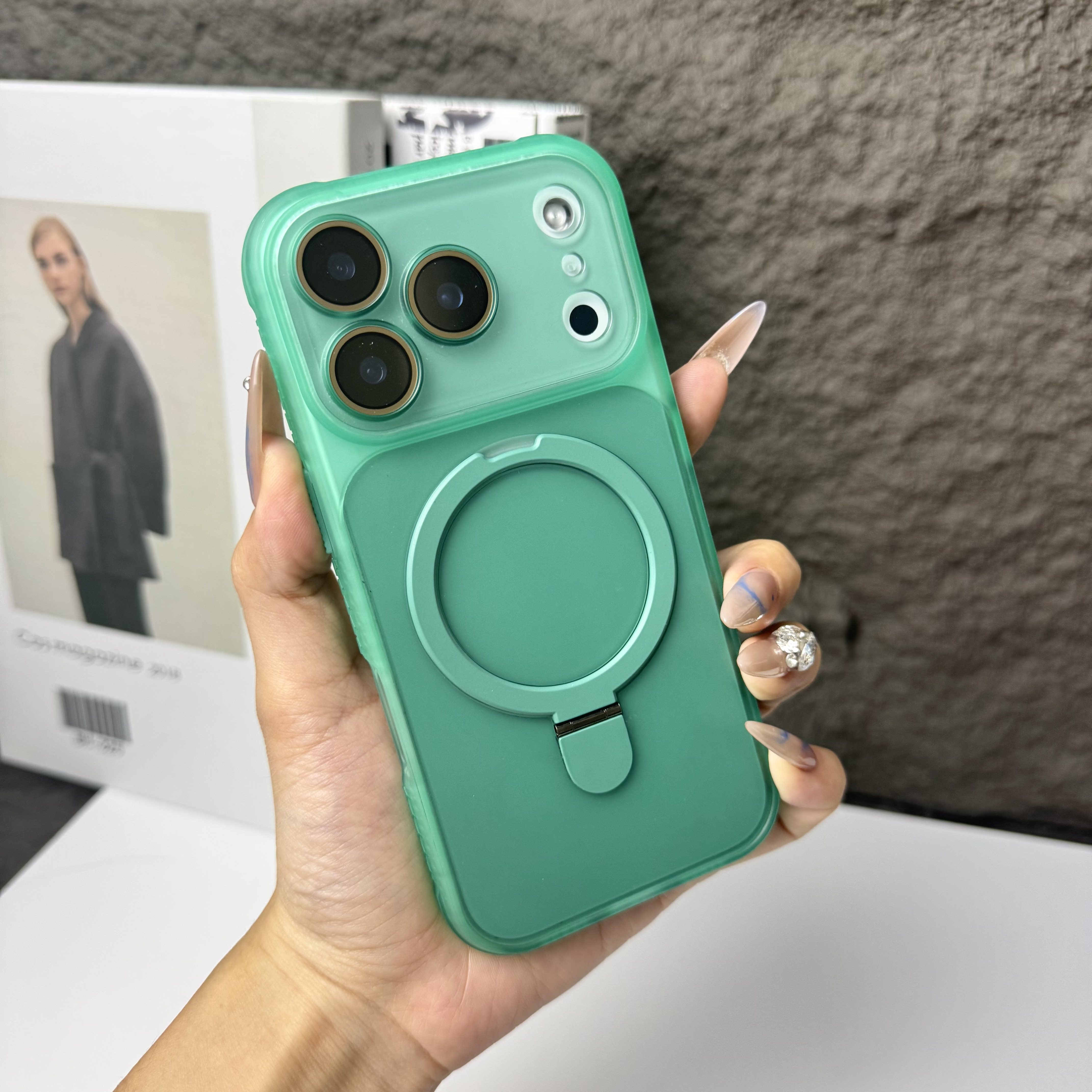 适用iphone16/16pro手机壳17绿色轮胎纹苹果16promax镜头膜15pro磁吸支架14磨砂13高级感12防摔16plus