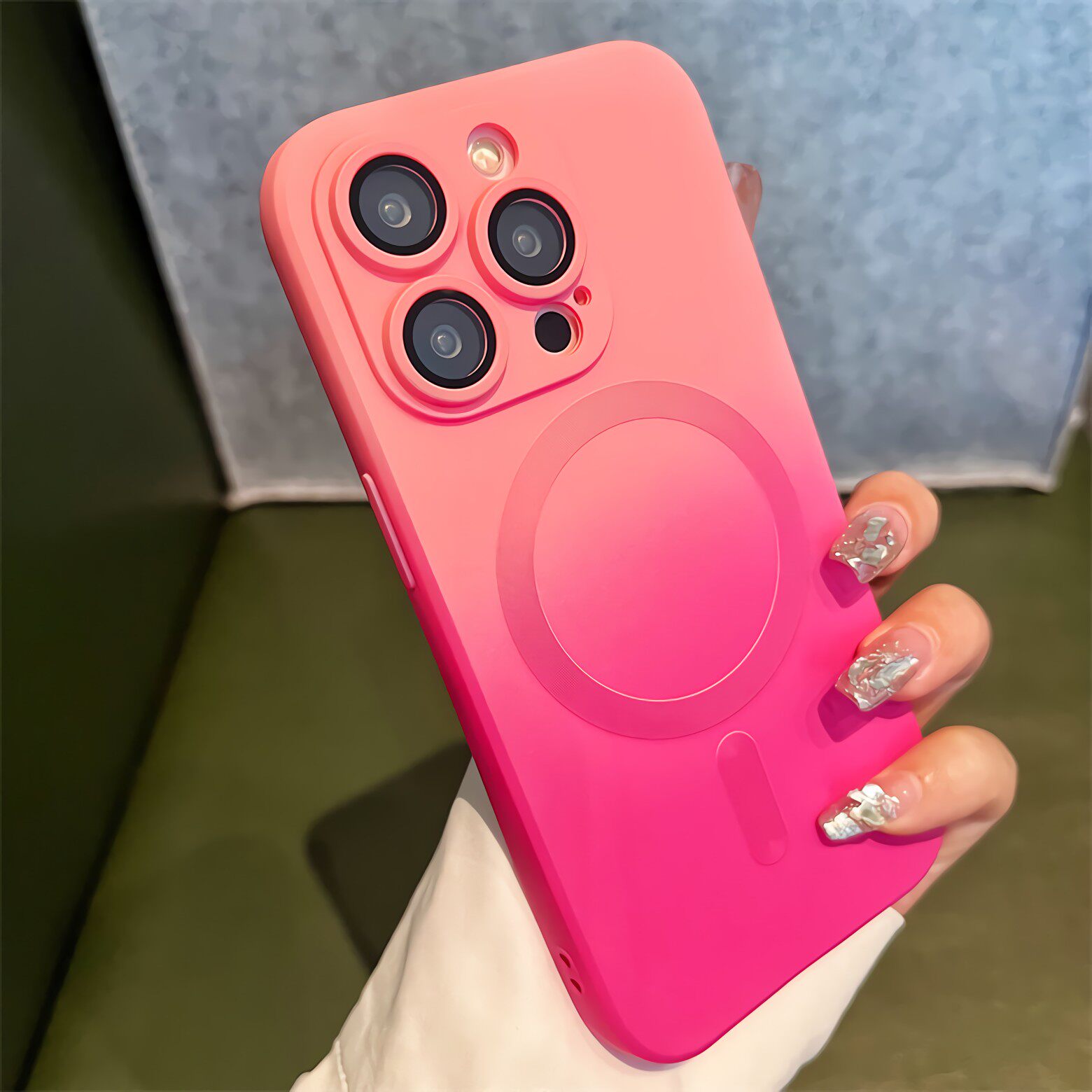 渐变液态磁吸双色适用苹果14promax手机壳iPhone13全包镜头膜12pro无线充电14plus亲肤11硅胶男max女新款软壳属于什么档次？