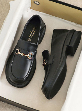 黑色小皮鞋女秋冬2026新款真皮内增高百搭乐福鞋英伦平底通勤单鞋