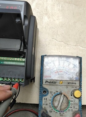 三晶变频器1.5kw，ATV13-2S1R5GH，实物拍摄成