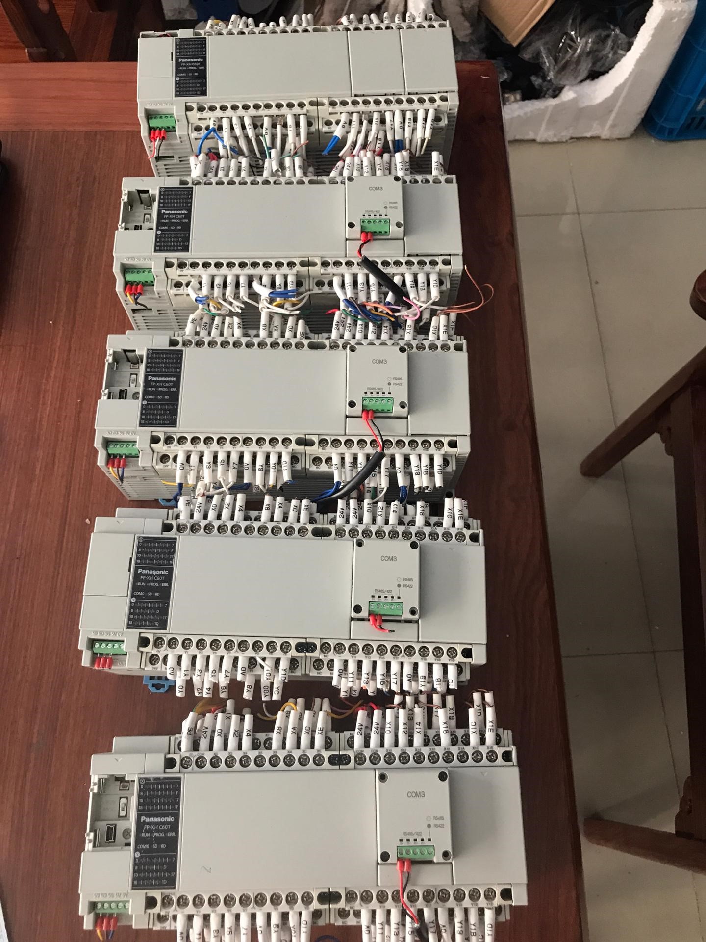 松下PLC， AFPXHC60T-F，有9台，成色可充新，功