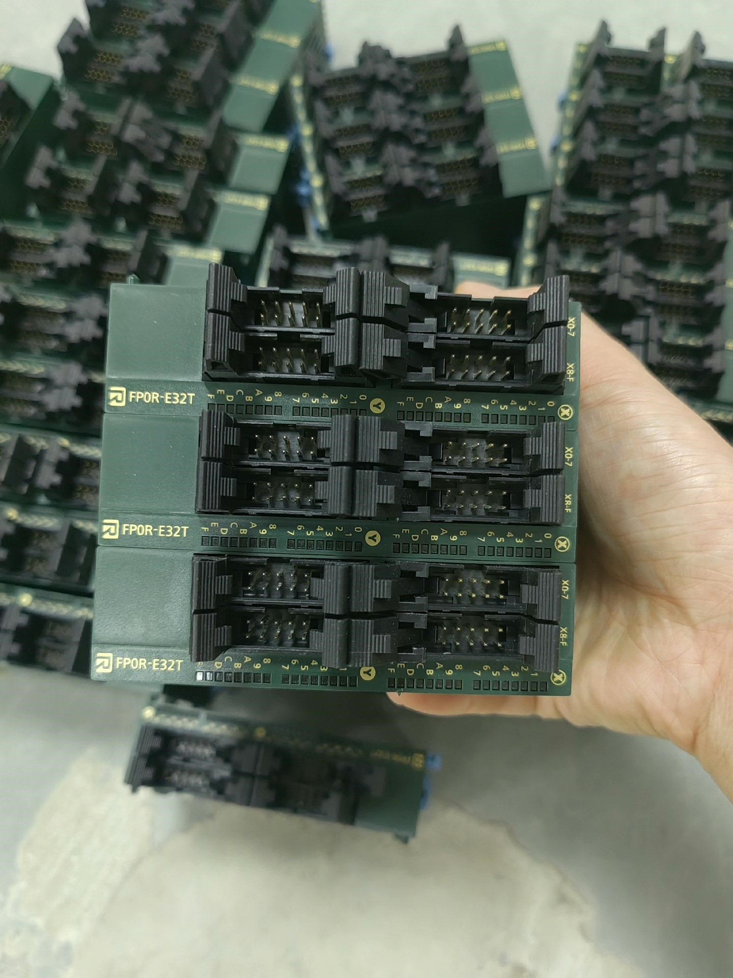 松下扩展模块AFP0RE32T，成色充新。功能包好包邮。测试