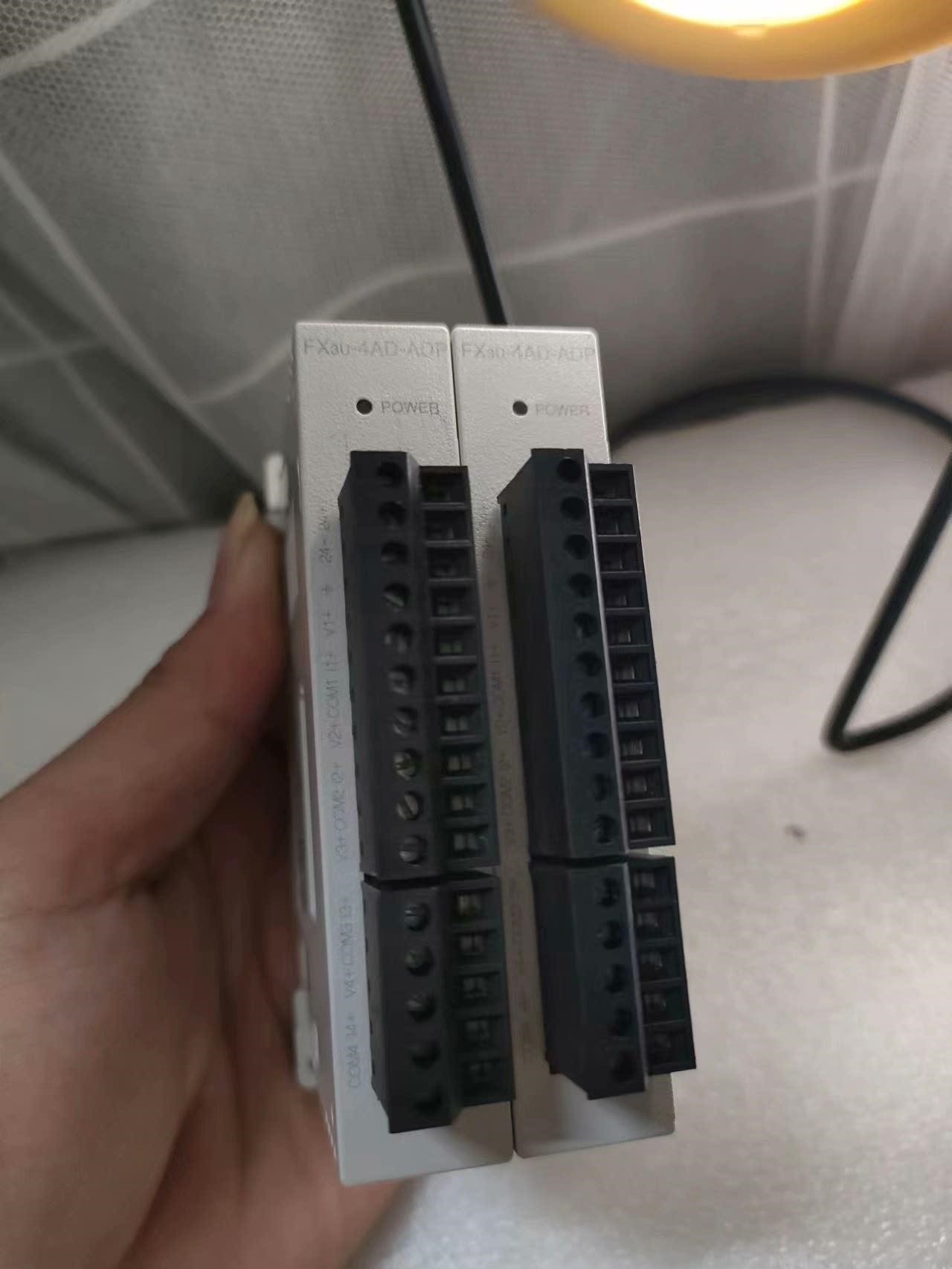 原装正品三菱模拟量模块FX3U-4AD-ADP