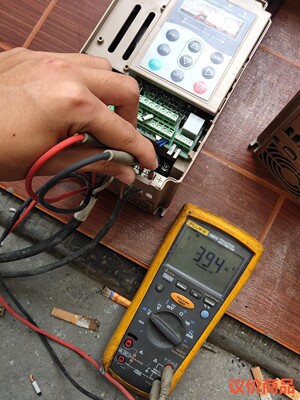 融鑫变频器2.2KW，XQ200-0022G-4T，RX68