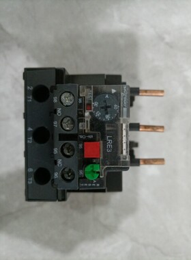 施耐德热过载继电器LRE3  30-40A的    有三只
