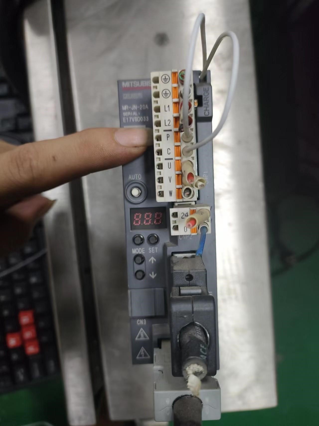 二手拆机三菱驱动器:MR-JN-30A   成色漂亮  功能