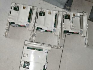 VW3A3307，施耐德变频器通讯卡，两张包好，