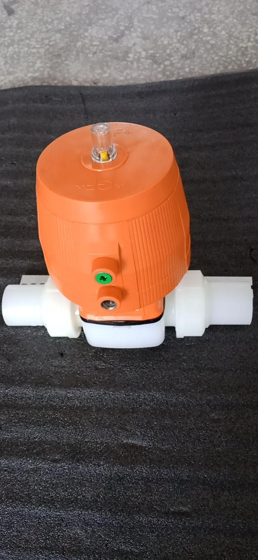 GF气动隔膜阀 DN40 PVDF.实物图