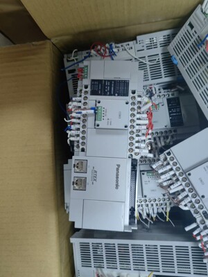 松下plc主机AFPXHM8N30T二手拆机，成色充新，现货