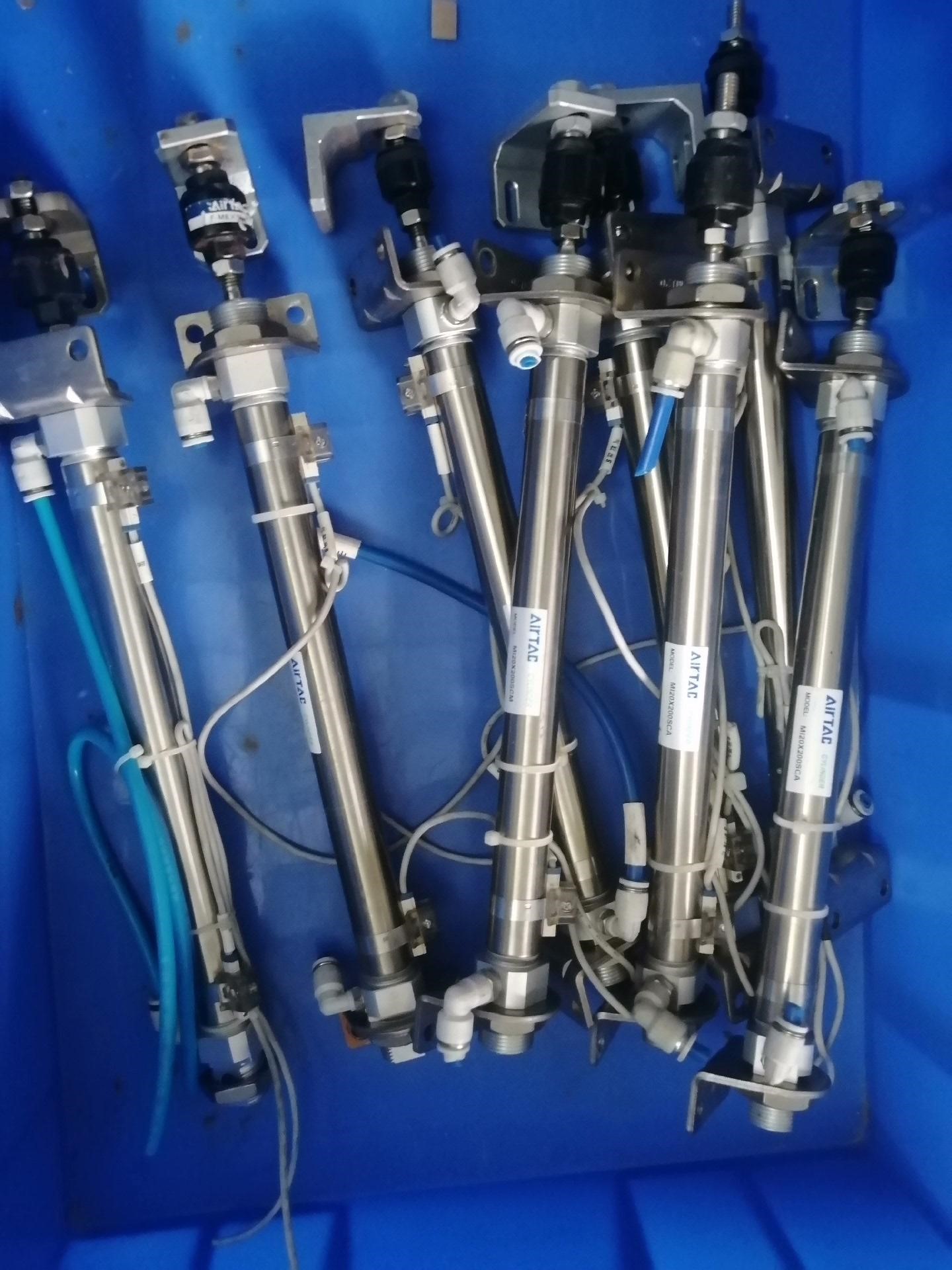 9新AirTAC/亚德客笔形气缸，MI20x200SCA，数