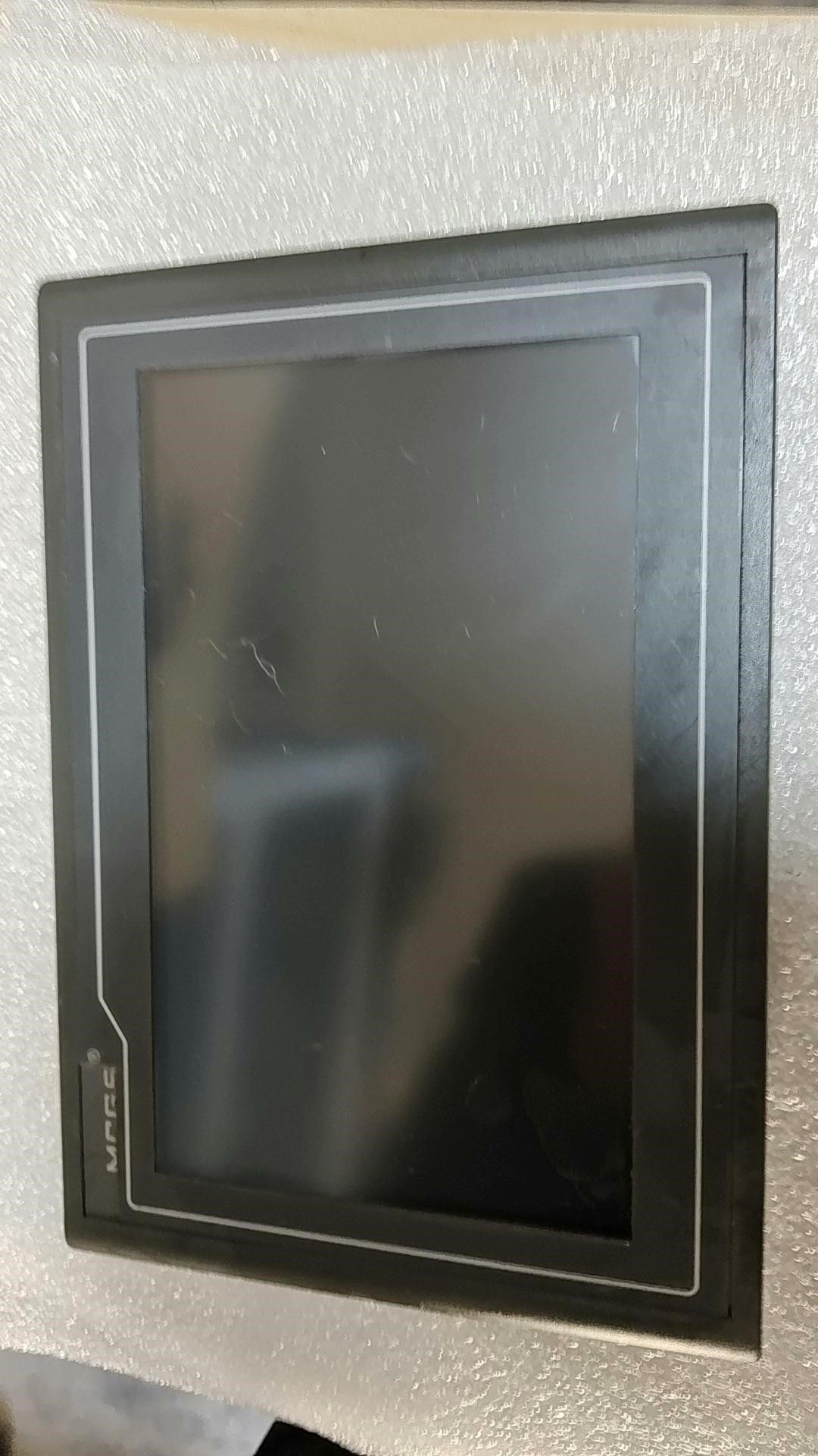 昆仑通态触摸屏 TPC1062K ，收的二手机。外观成色如图