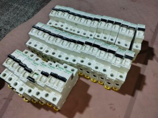 施耐德空开，iC65N C16A，1P 开关 实物图 需要的