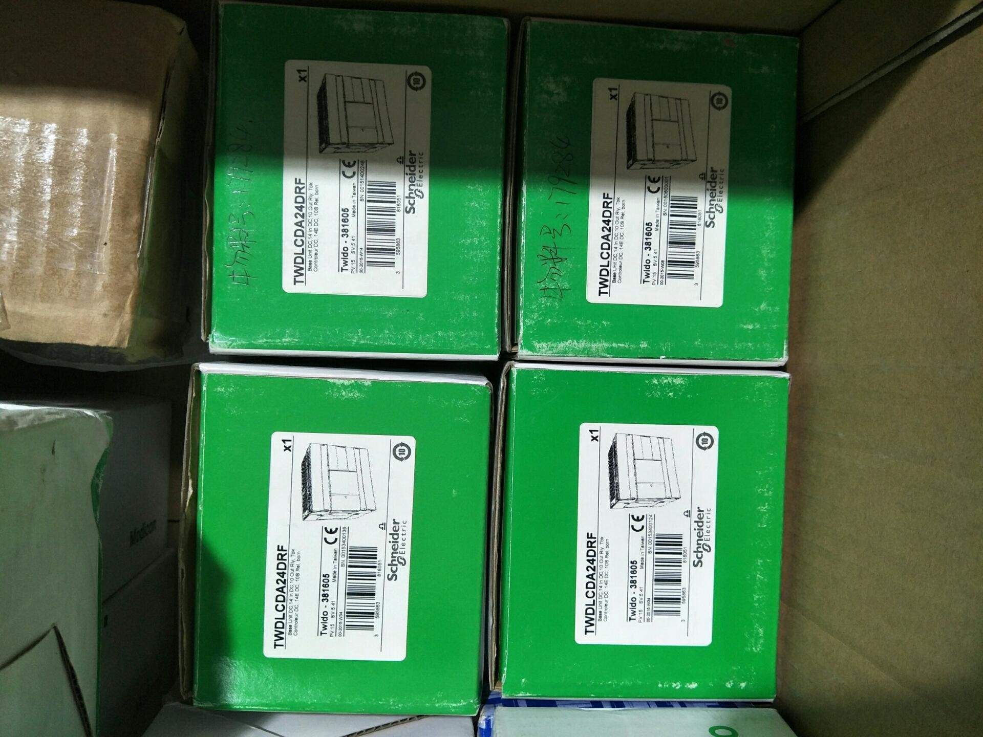 施耐德 TWDLCDA24DRF 的PLC,现货几台,有需要