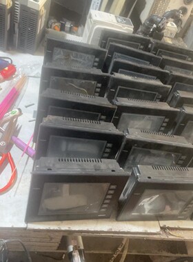 欧姆龙触摸屏NP5-MQ001B拆机还有20台  成色实图