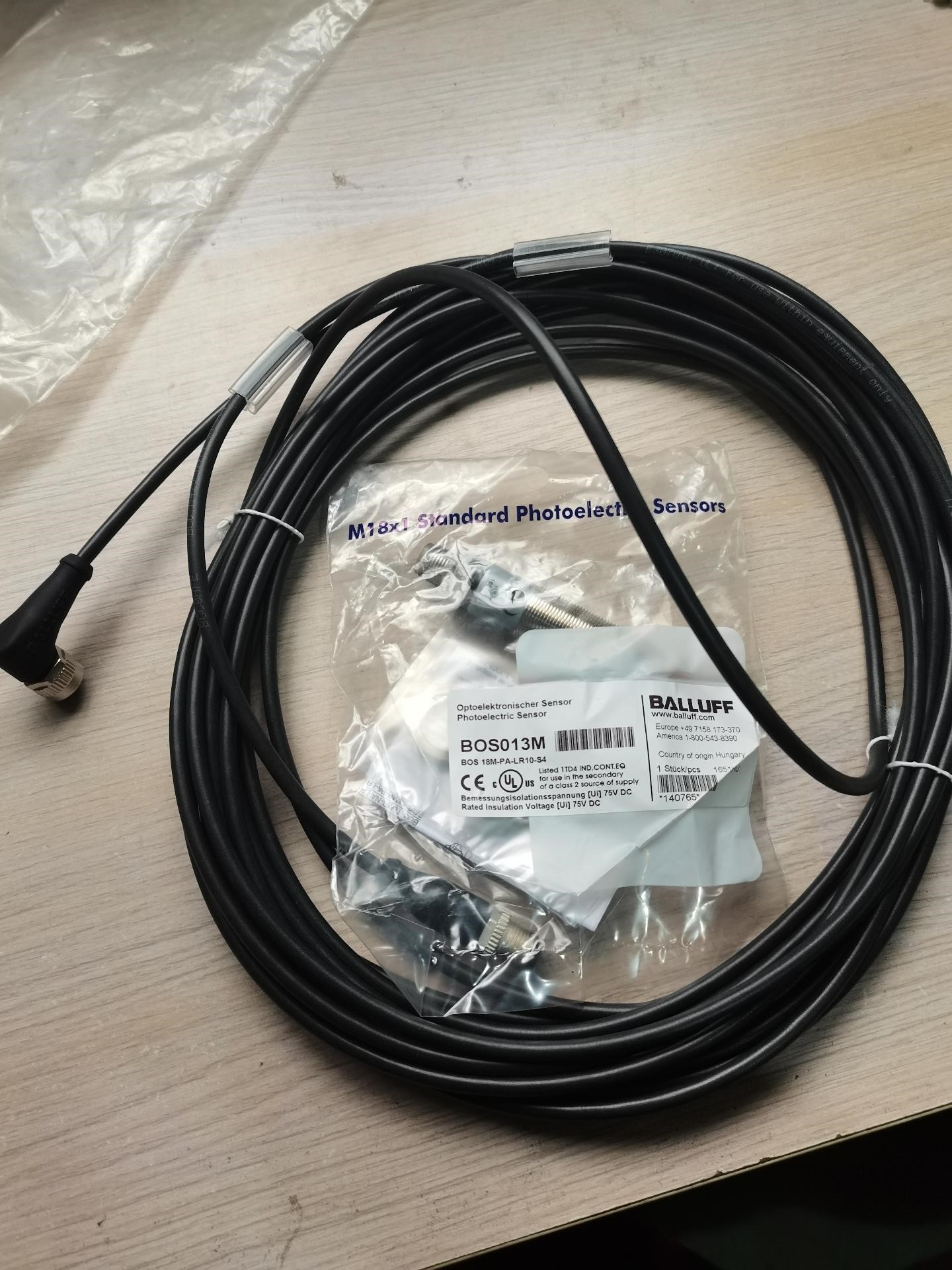 原装BALLUFF巴鲁夫BOS013M光电开关传感器BOS