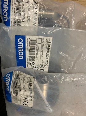 欧姆龙接近开关E2B-M18LS08-WZ-C1全新有7个