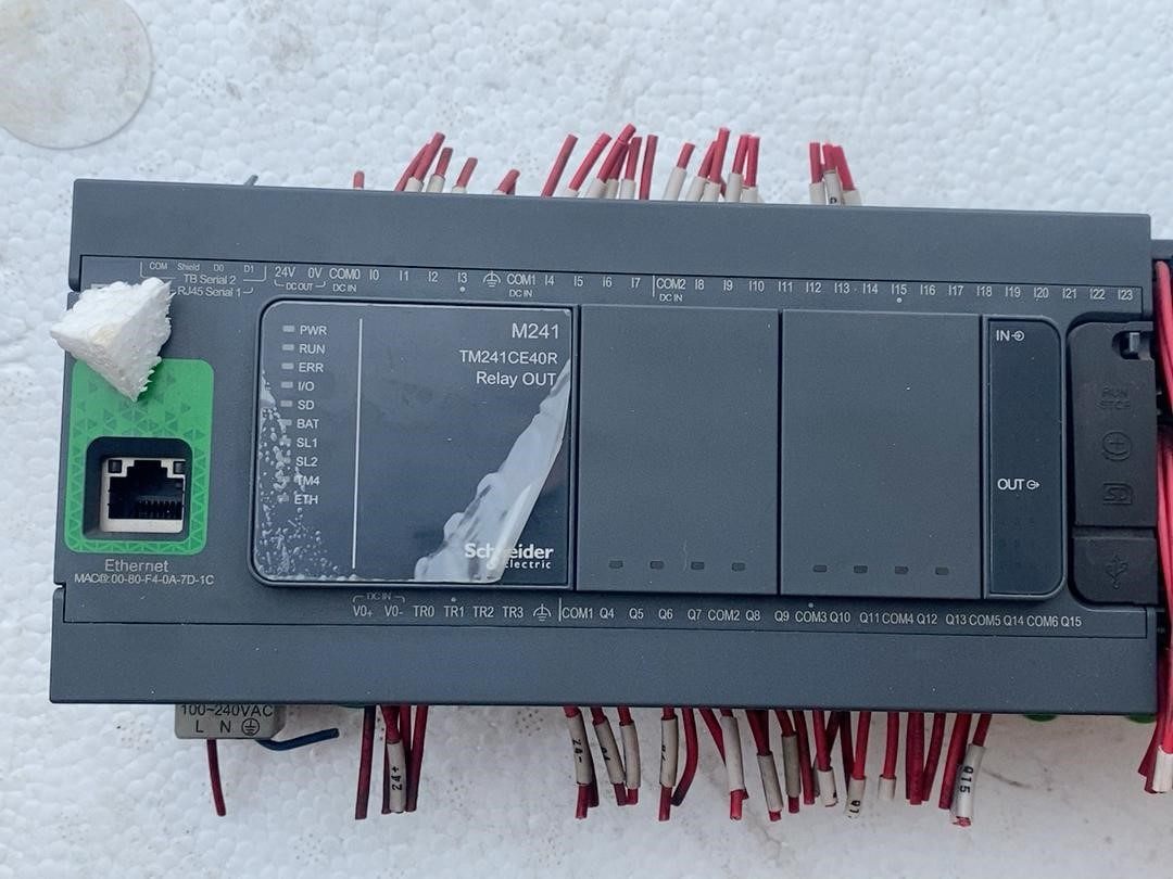 施耐德PLC TM241CE40R可充新可装柜使用，价格另算