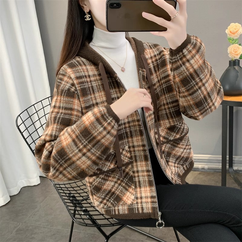 格子连帽针织毛呢外套女秋冬新款宽松休闲宽松时尚韩国绒拉链开衫