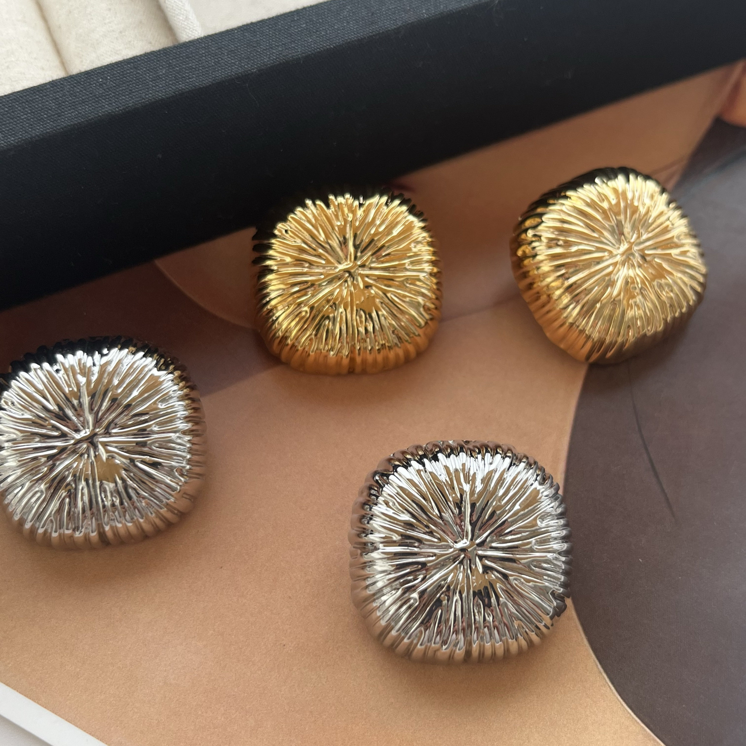 宋佳同款冷淡风烟花拉丝耳环复古方形vintage重工金属风花火耳钉