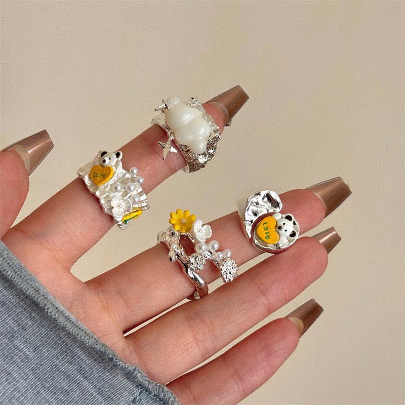 多巴胺彩色小奶熊滴油爱心雏菊花朵云朵镶珍珠宽版叠戴指环戒指女