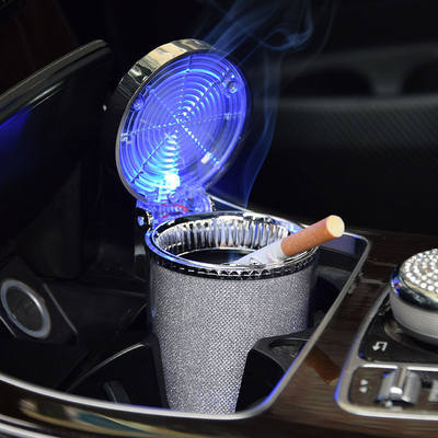 车载烟灰缸带盖创意个性带led灯有盖车内车上多功能车通用烟灰缸