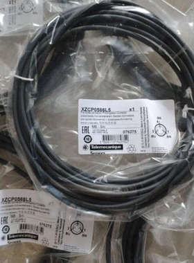 原厂全新优惠供应XZCC20FDM30B保护器