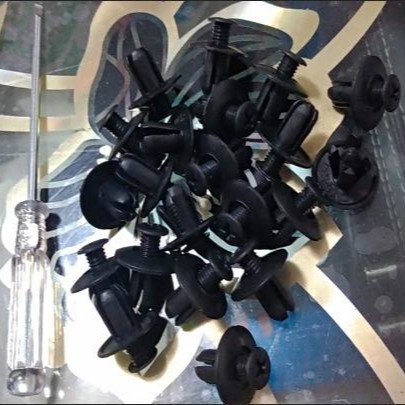 通用叶子板保险杠挡泥板后备箱汽车塑料膨胀穿心钉螺丝卡扣卡子钉