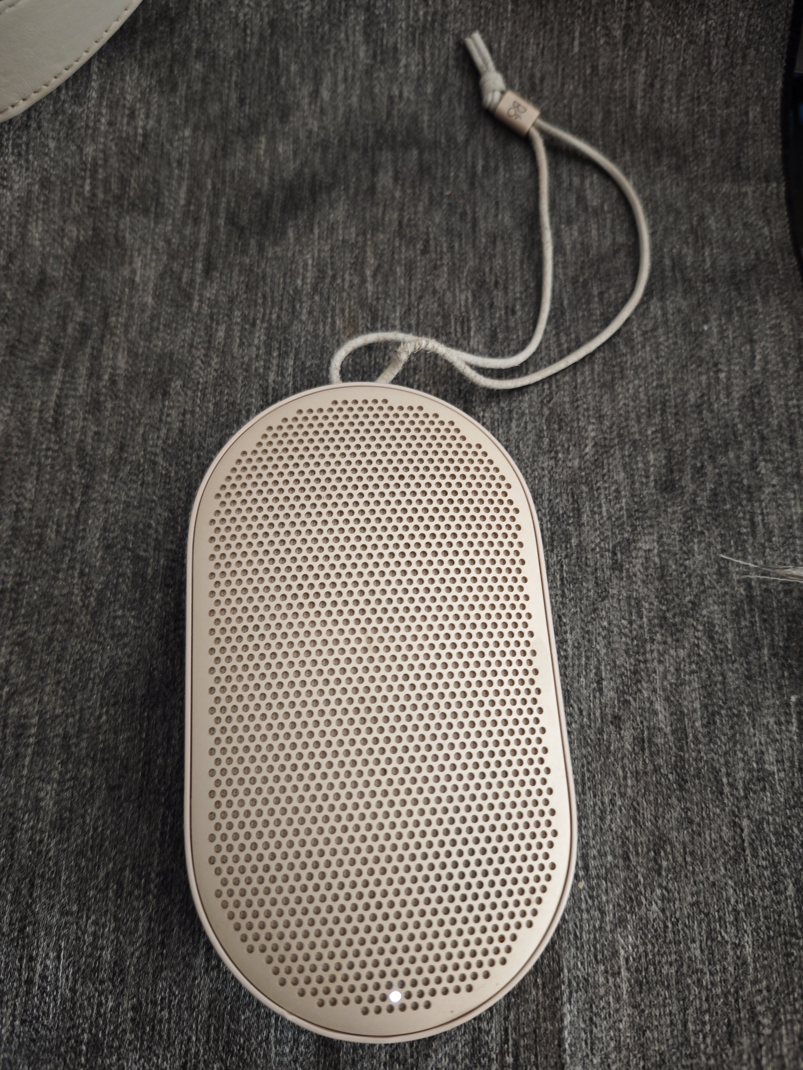 二手正品B&o Beoplay  A1 、P2高音质低音效果便携蓝牙音箱