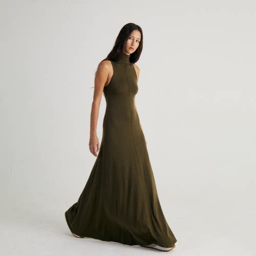 气质显瘦分割伞型高领针织连衣裙