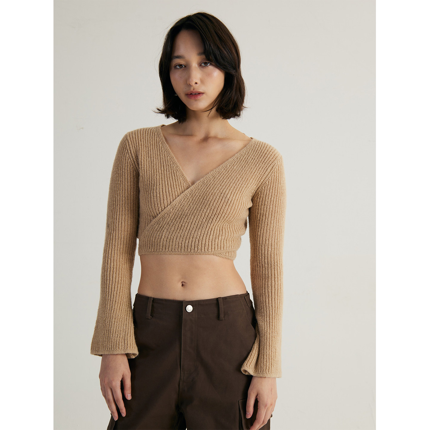 氛围感V领针织衫短款打底上衣