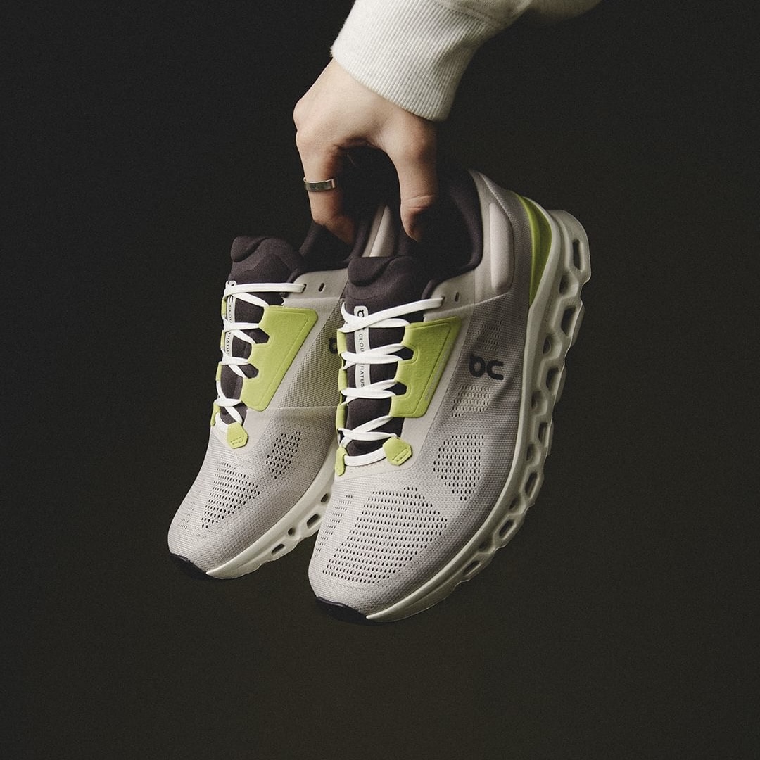 On昂跑女跑步鞋稳定支撑缓震