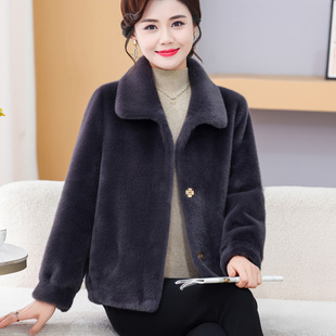 冬季 新款 保暖洋气皮毛一体大衣 中老年妈妈装 高档水貂绒外套女短款