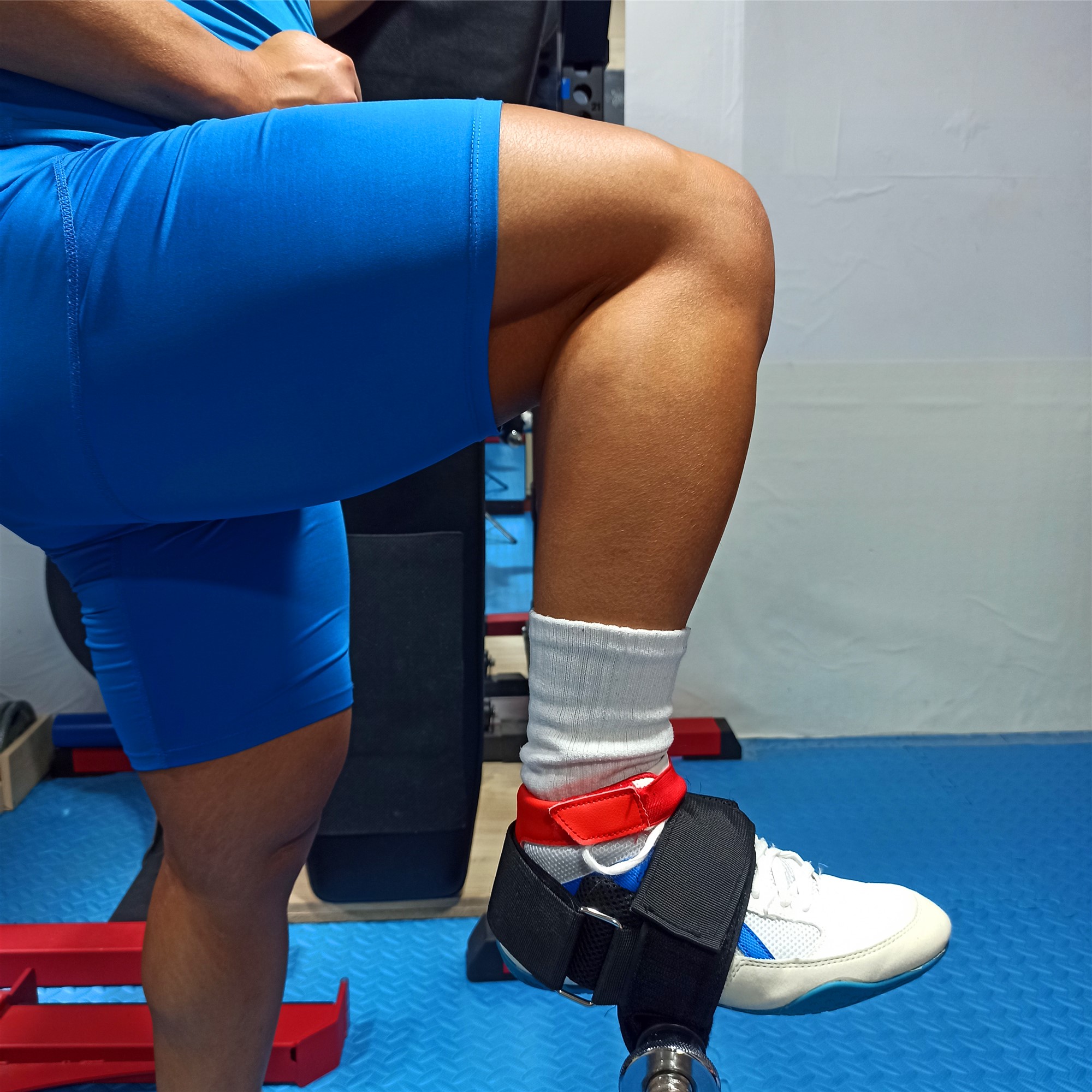 下肢肌股四股二大腿训练