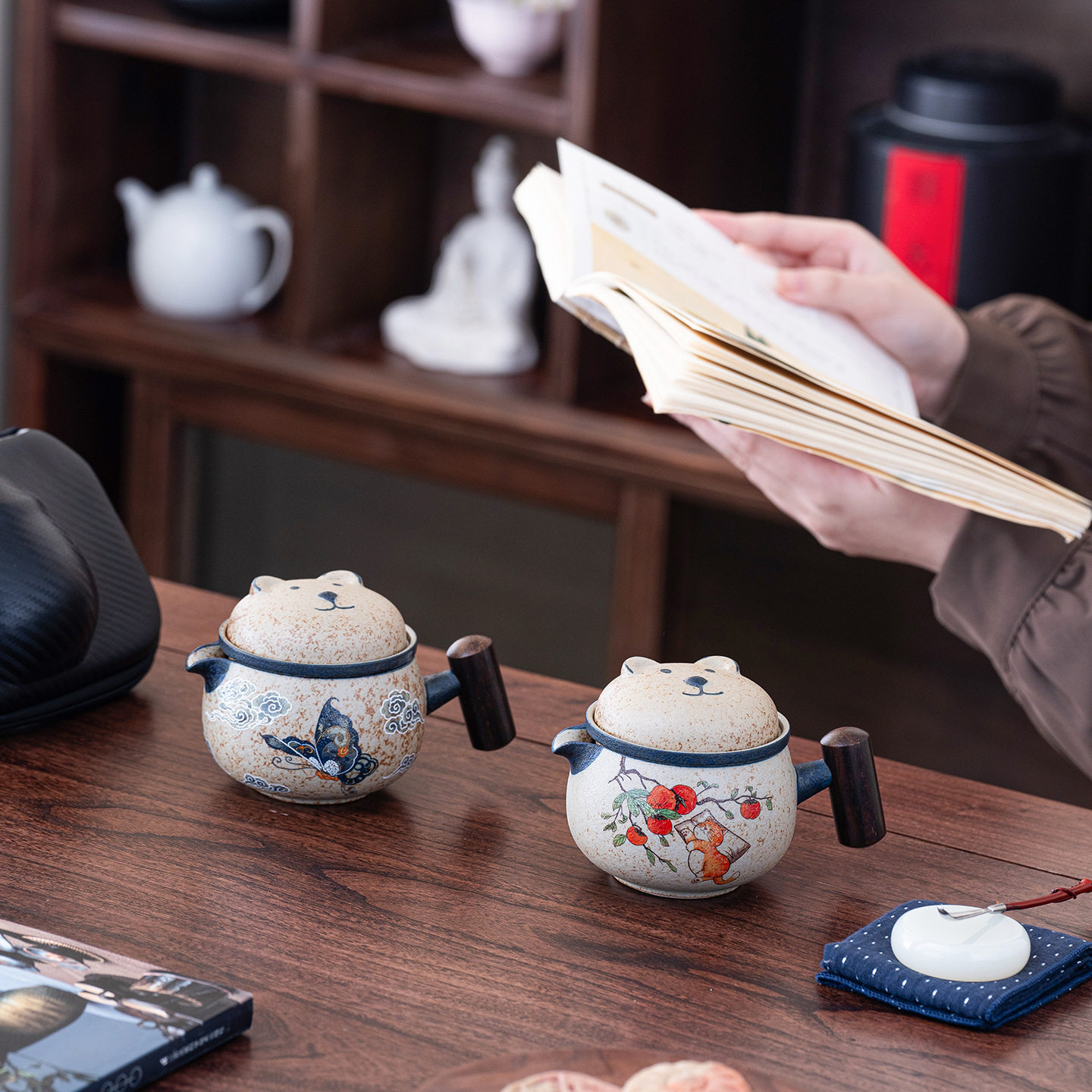 青花火石红云蝶快客杯一壶二杯陶瓷泡茶壶便携旅行茶具过滤茶水杯