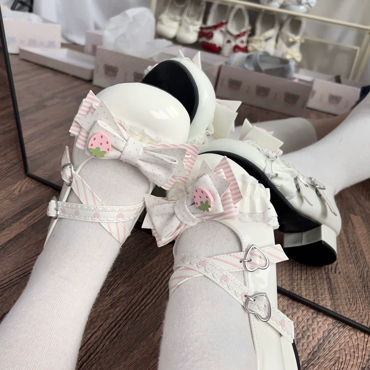 Genuine cute strawberry, (Physicals), with little bears, Lolita style