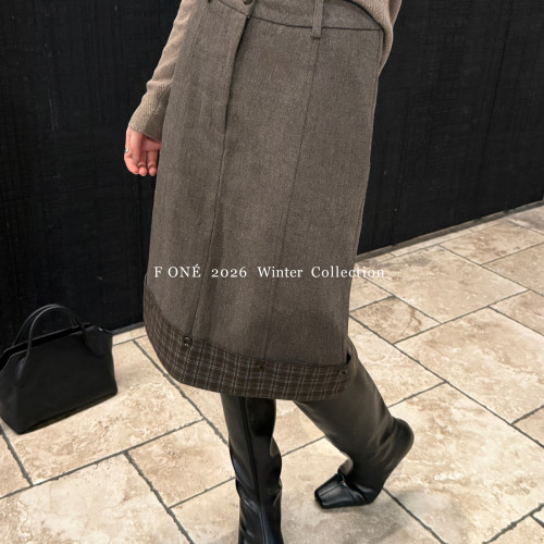 F ONE68563十三行直筒毛呢下摆格纹拼接撞色纽扣设计感通勤半身裙
