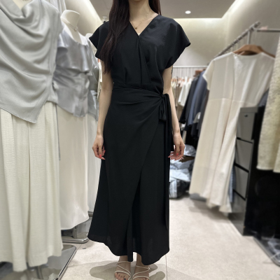 TARU法式系带V领黑色连衣裙