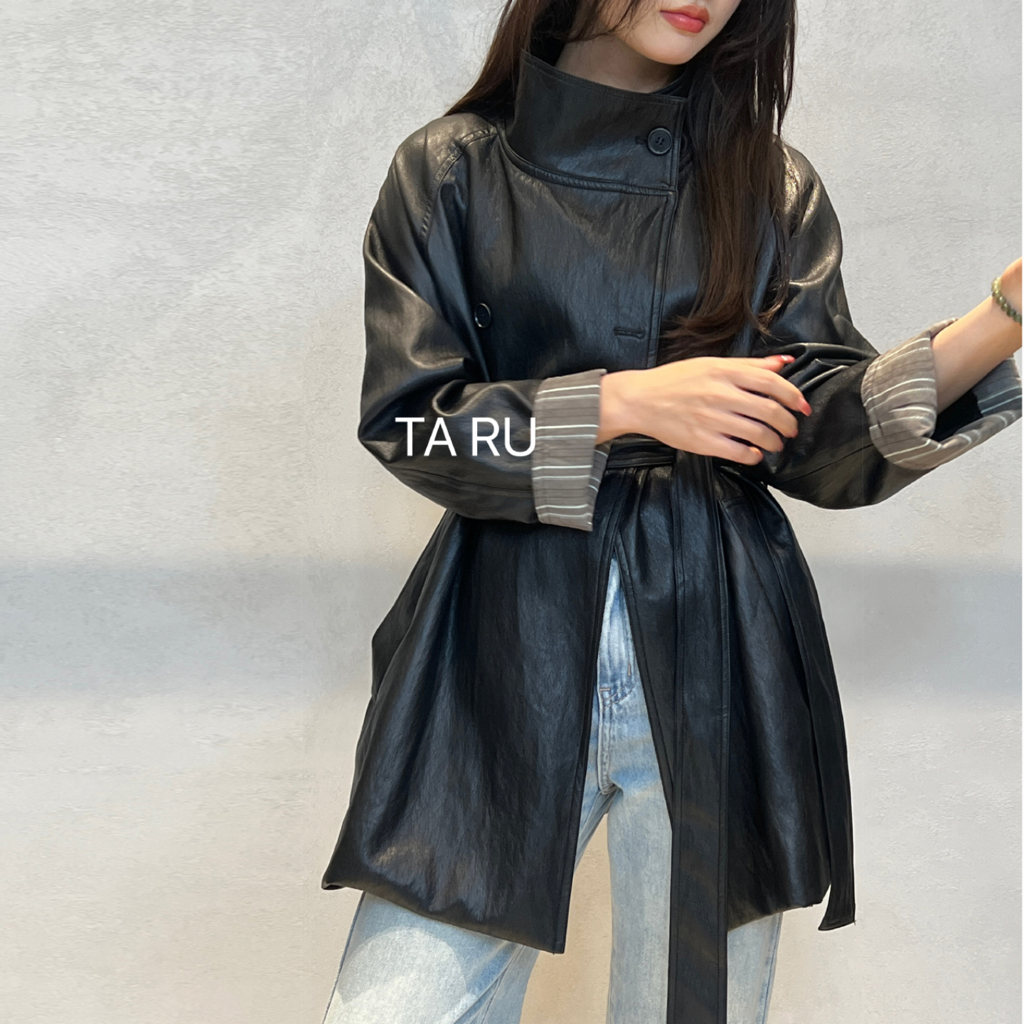 TARU立领拼接袖系带黑色皮衣