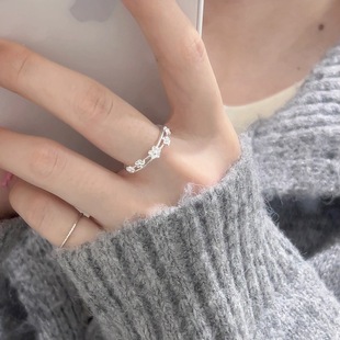 双层枝蔓小繁花戒指女小众设计轻奢百搭开口食指戒森系小清新指环