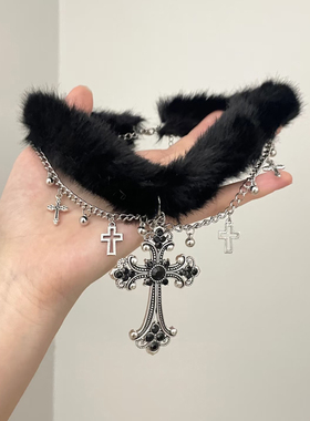 黑色毛绒双层十字架项链甜酷风独特设计感精致锁骨链叠戴choker
