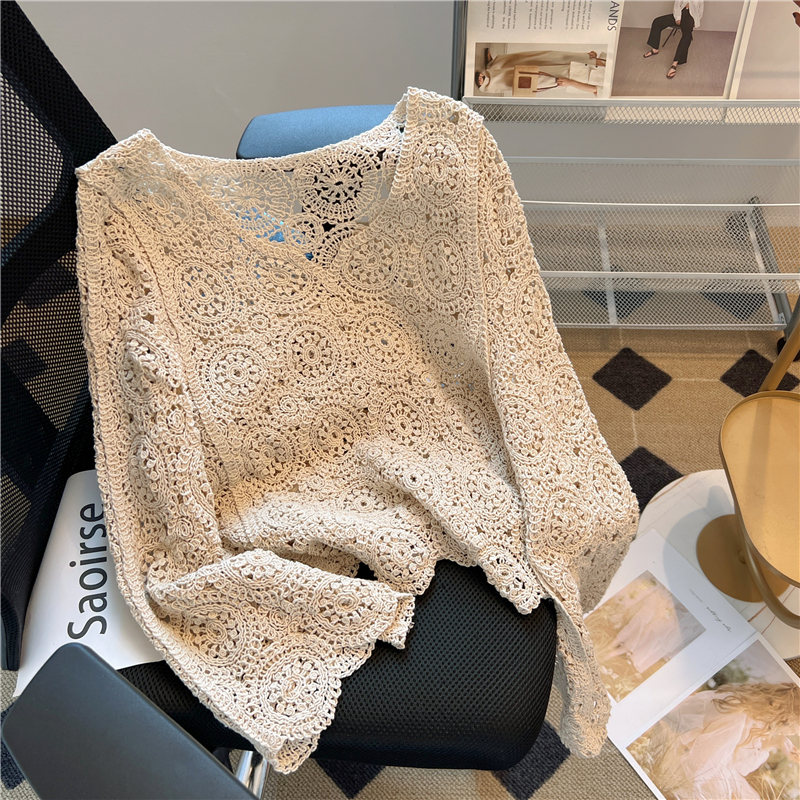 高级感镂空勾花针织V领罩衫女