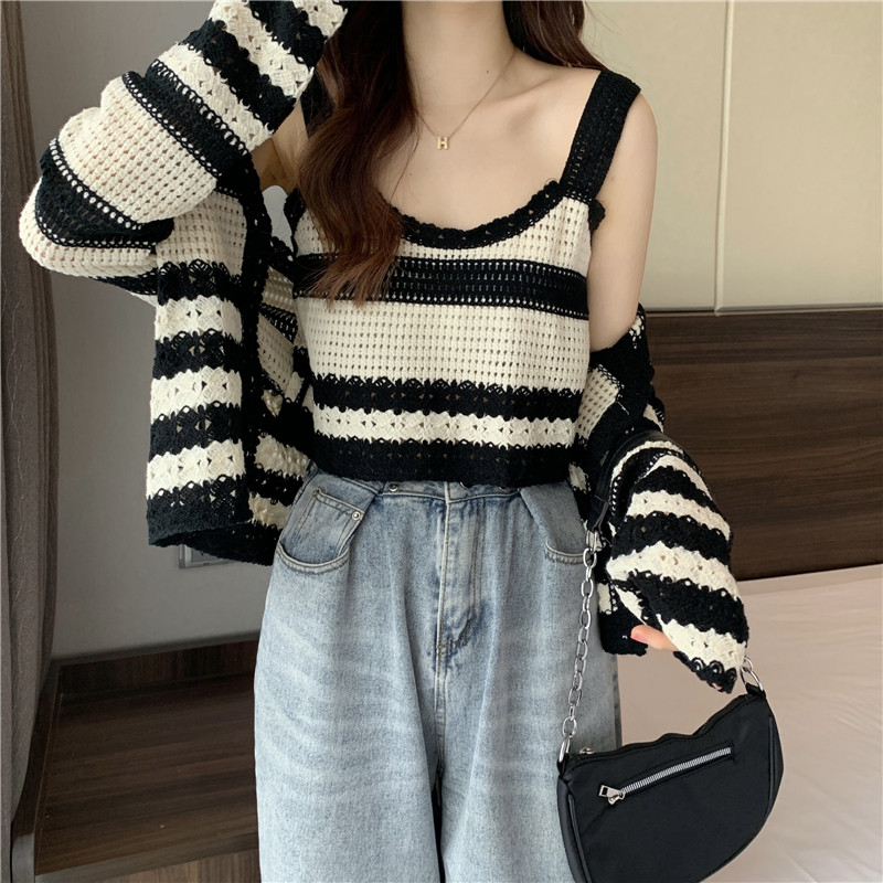 2026年夏季法式别致条纹小吊带背心女外穿针织衫百搭两件套上衣潮
