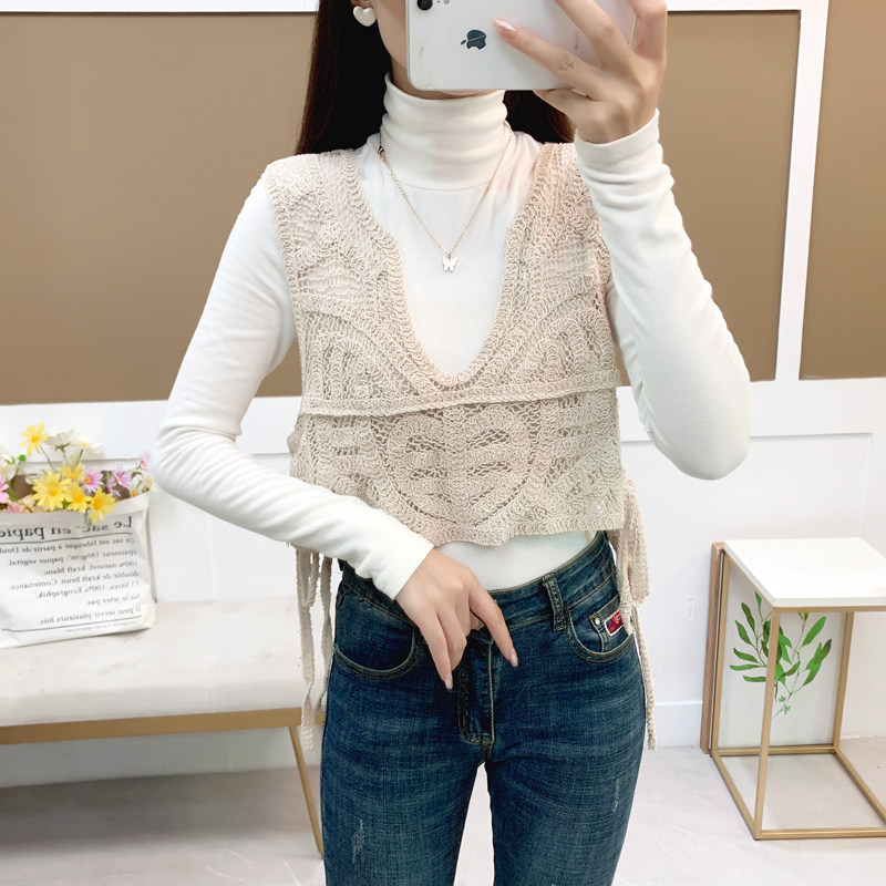 V领刺绣镂空针织吊带女外穿短款上衣2025春新款绣花马甲无袖背心