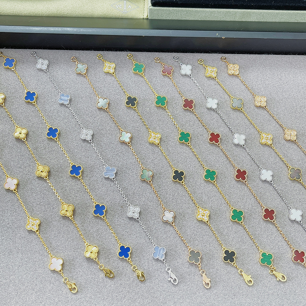 新款v金版本带钻六花幸运草手链