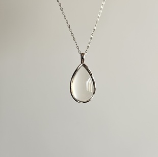 天然高冰玉髓冰种水滴吊坠项链女款 玉石锁骨链颈饰送妈妈礼物轻奢