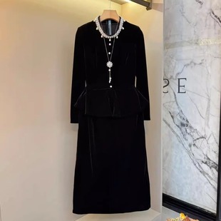欧货2025秋冬新款丝绒高级重工钉珠轻奢显瘦上衣半身裙气质两件套