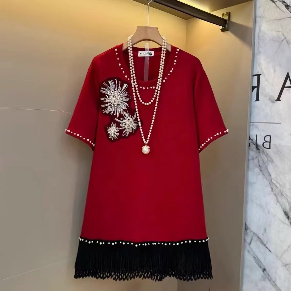 欧货2025冬季新款亮片钉珠装饰重工艺设计感轻奢短袖中长款内搭T,女装/女士精品,大码内搭,淘宝优惠券,粉丝福利购,淘宝优惠卷